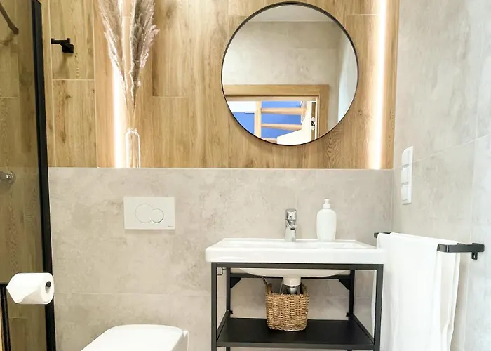 Miedzy Wodami ゲストハウス ミエンジボジェ