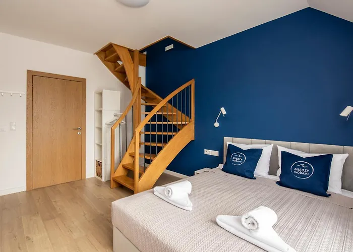 Miedzy Wodami ゲストハウス ミエンジボジェ